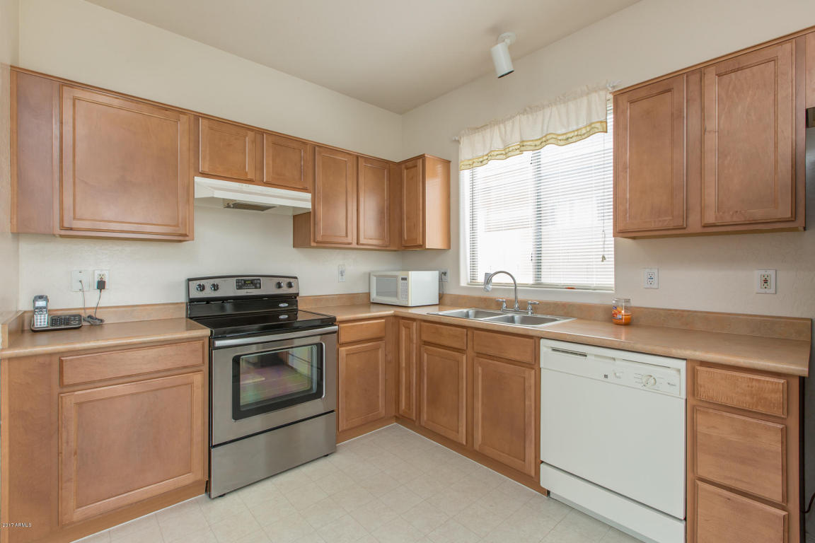1950 S Falcon Dr, Gilbert, AZ 85295 photo 10