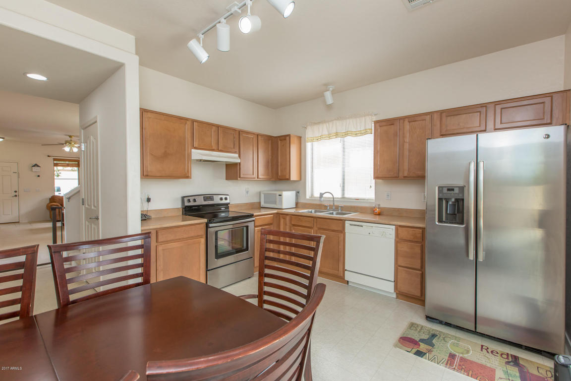 1950 S Falcon Dr, Gilbert, AZ 85295 photo 9