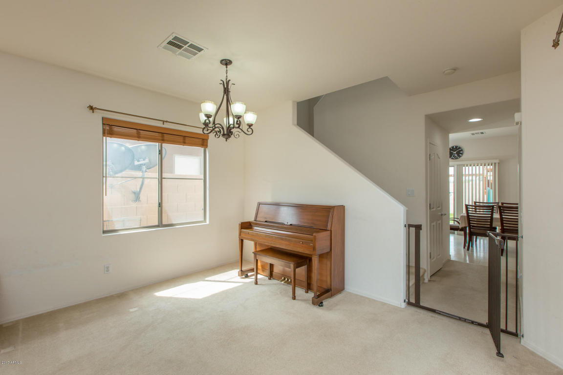 1950 S Falcon Dr, Gilbert, AZ 85295 photo 7