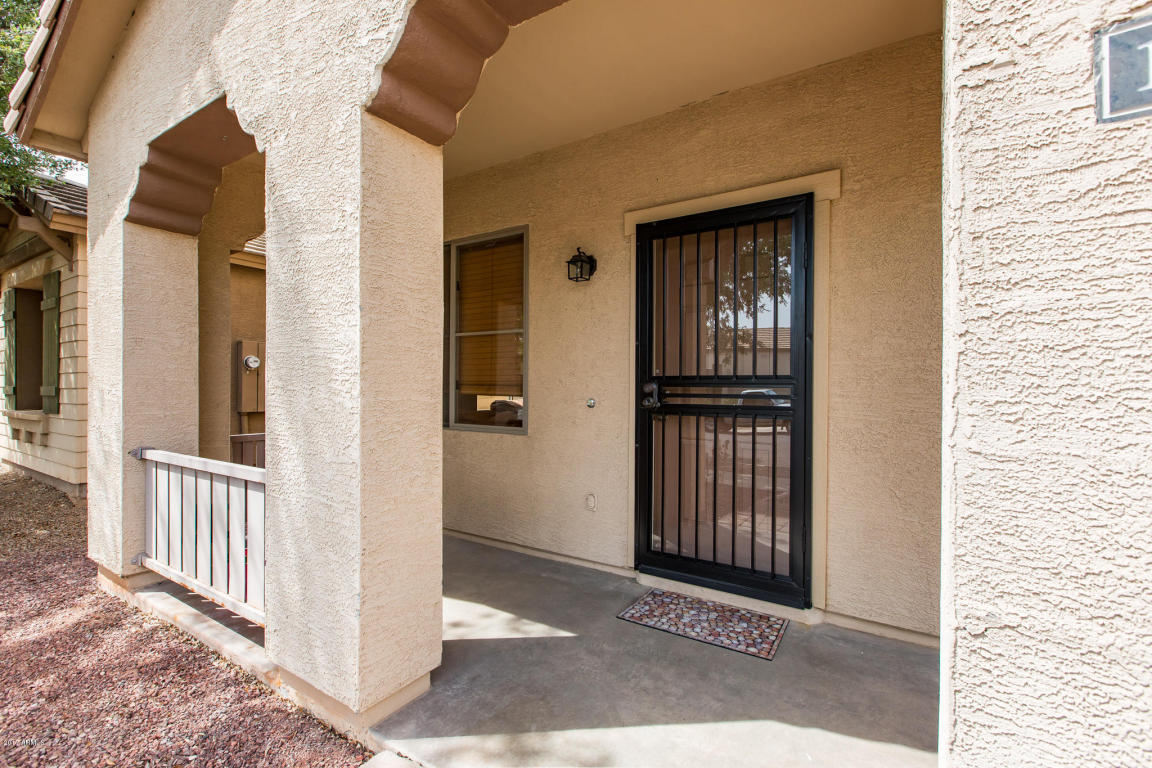 1950 S Falcon Dr, Gilbert, AZ 85295 photo 4