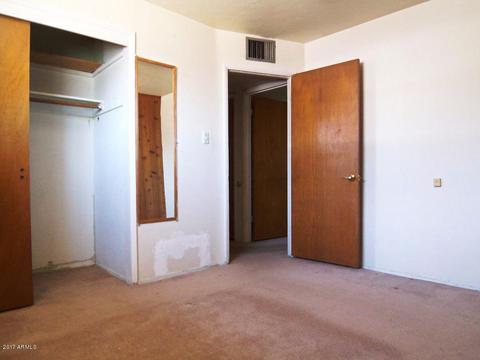 830 Echo Ln, Phoenix, AZ 85020 photo 8