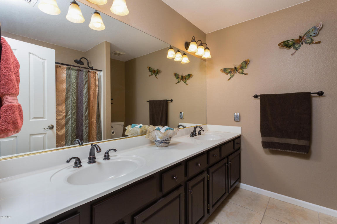 1001 W Sherri Dr, Gilbert, AZ 85233 photo 9