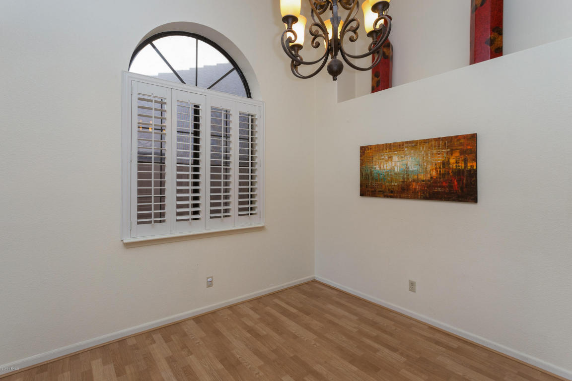 1001 W Sherri Dr, Gilbert, AZ 85233 photo 3