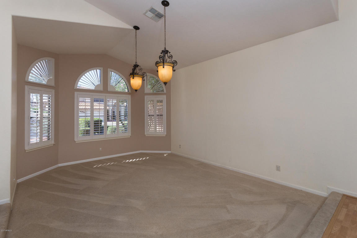 1001 W Sherri Dr, Gilbert, AZ 85233 photo 2