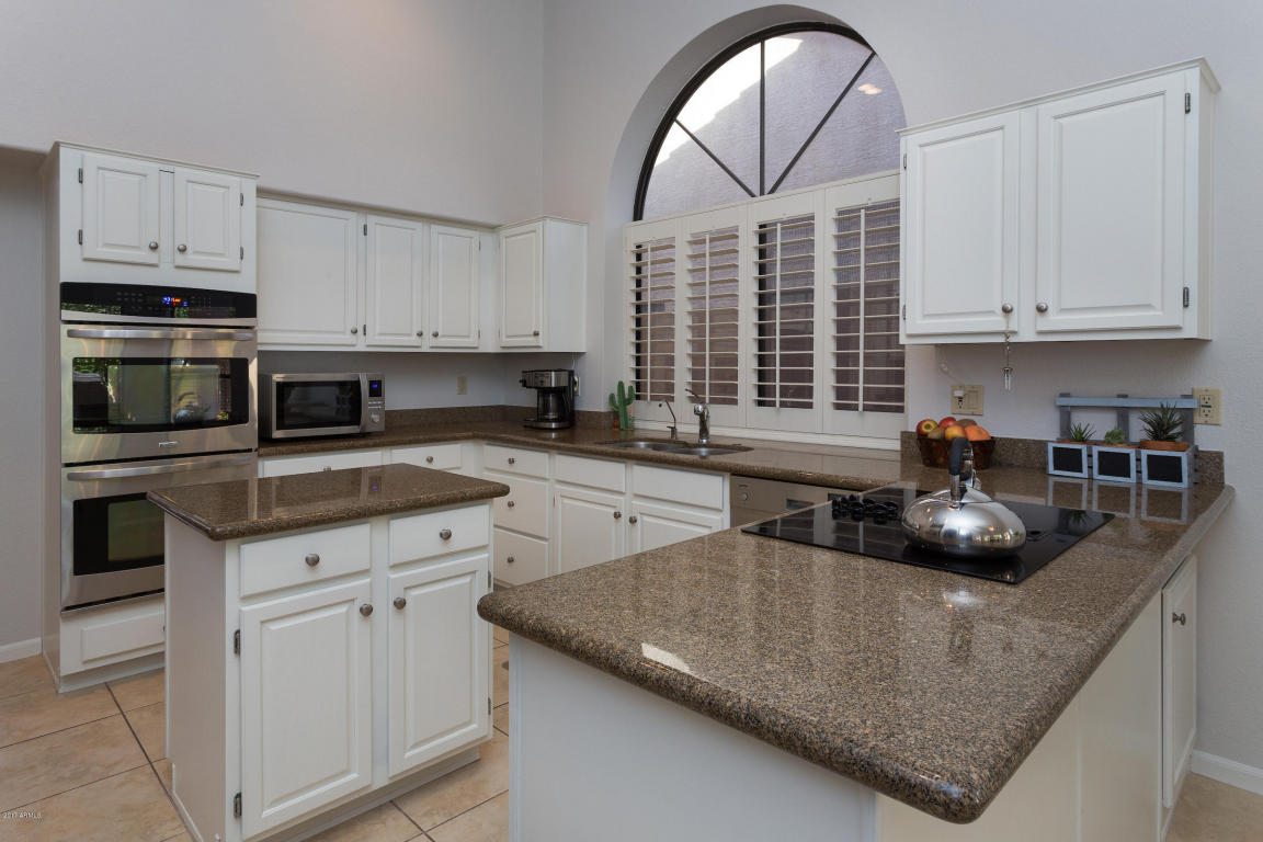1001 W Sherri Dr, Gilbert, AZ 85233 photo 4