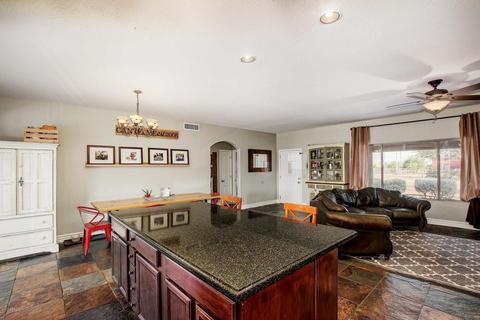 38310 N 3rd Ave, Phoenix, AZ 85086 photo 4