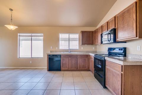 9952 E Dolphin Cir, Mesa, AZ 85208 photo 2
