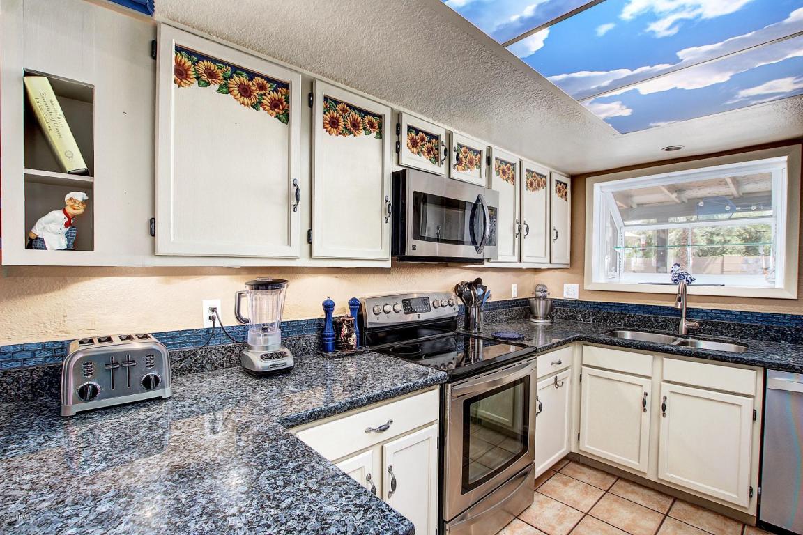 924 E Grandview Rd, Phoenix, AZ 85022 photo 9