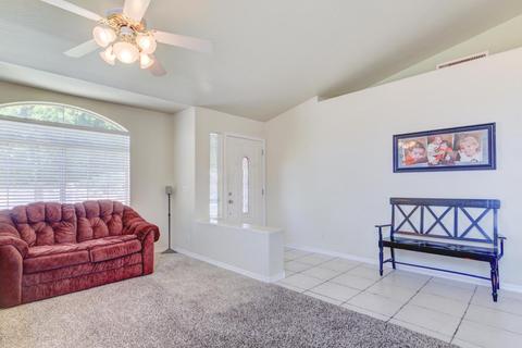 950 S Wanda Dr, Gilbert, AZ 85296 photo 3