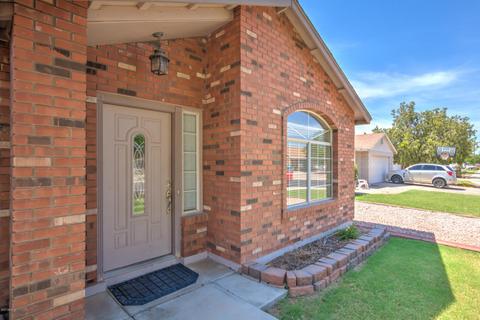 950 S Wanda Dr, Gilbert, AZ 85296 photo 2