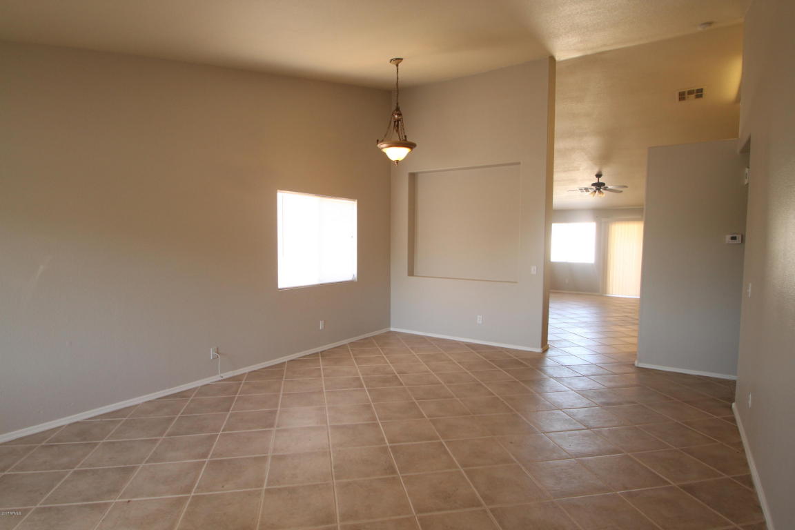1929 N 103rd Ln, Avondale, AZ 85392 photo 3