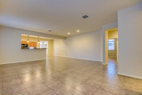 880 E Aberdeen Dr, Gilbert, AZ 85298 photo 2