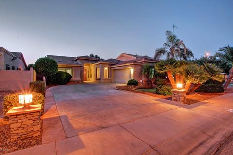 864 E Harrison Ct, Gilbert, AZ 85295 photo 1