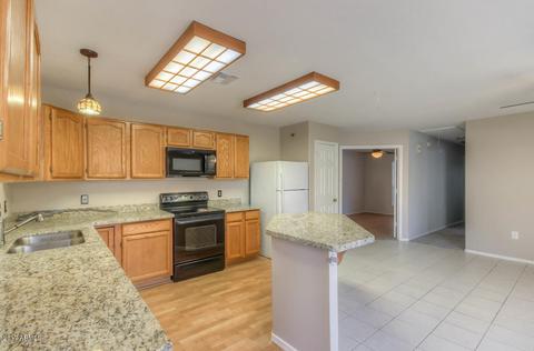 1402 E Tremaine Ave, Gilbert, AZ 85234 photo 2