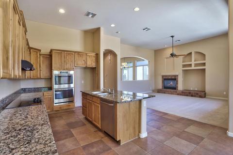 3919 E Daley Ln, Phoenix, AZ 85050 photo 4