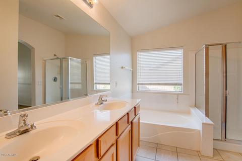 4057 S Summer Ct, Gilbert, AZ 85297 photo 15