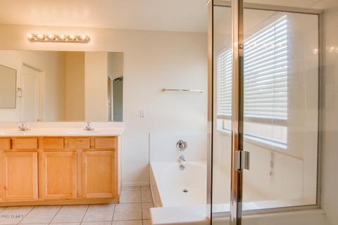 4057 S Summer Ct, Gilbert, AZ 85297 photo 14