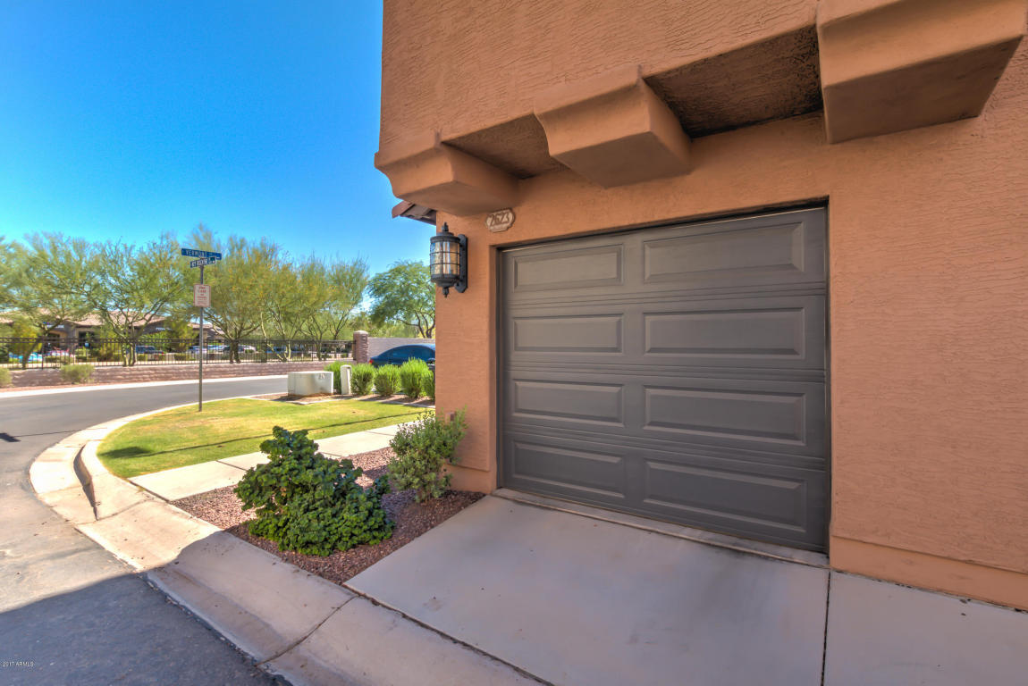 2623 S Key Biscayne Dr, Gilbert, AZ 85295 photo 2