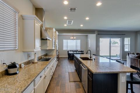 2528 E Tomahawk Ct, Gilbert, AZ 85298 photo 2