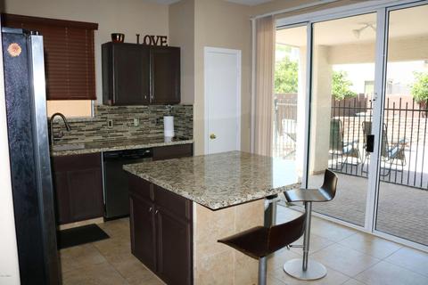1560 S Hawk Ct, Gilbert, AZ 85296 photo 4