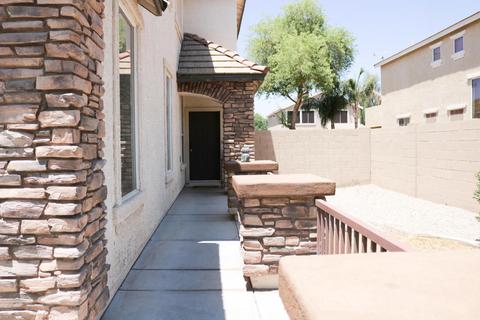 1560 S Hawk Ct, Gilbert, AZ 85296 photo 2
