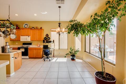 3475 E Parkview Dr, Gilbert, AZ 85295 photo 9