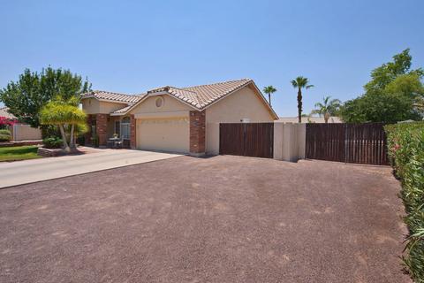 2028 S Constellation Ct, Gilbert, AZ 85295 photo 4