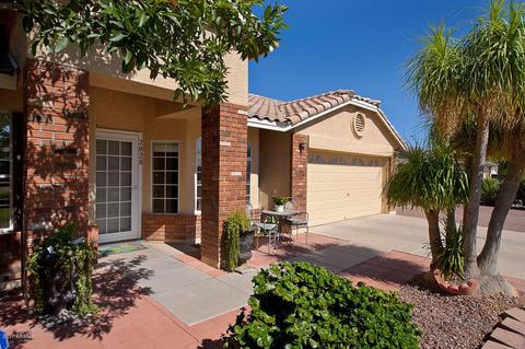 2028 S Constellation Ct, Gilbert, AZ 85295 photo 3