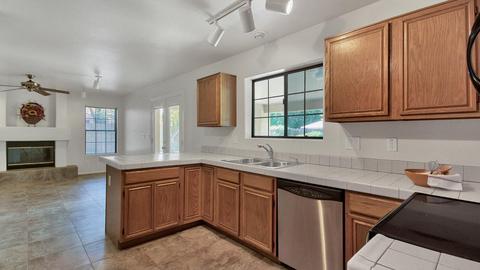 3643 E Rosemonte Dr, Phoenix, AZ 85050 photo 11