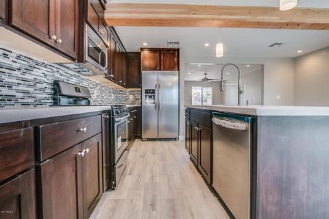 811 Echo Ln, Phoenix, AZ 85020 photo 8