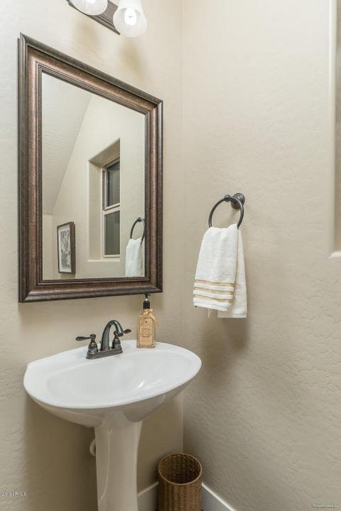 8635 E Fox St, Mesa, AZ 85207 photo 2