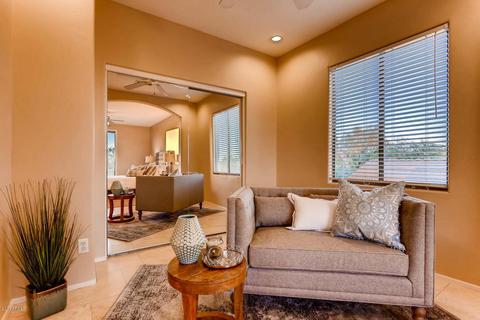 4901 E Robin Ln, Phoenix, AZ 85054 photo 4