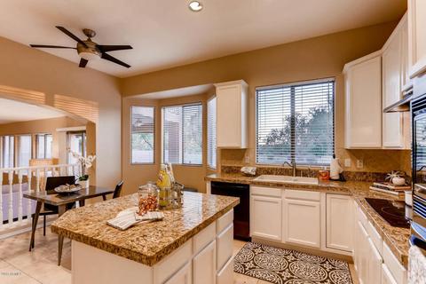 4901 E Robin Ln, Phoenix, AZ 85054 photo 10