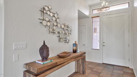 5043 E Robin Ln, Phoenix, AZ 85054 photo 5