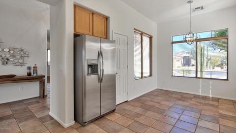 5043 E Robin Ln, Phoenix, AZ 85054 photo 8