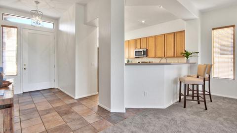 5043 E Robin Ln, Phoenix, AZ 85054 photo 6