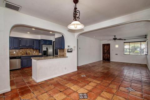 2504 E Heatherbrae Dr, Phoenix, AZ 85016 photo 5