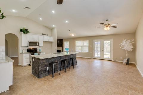 4019 E Taro Ln, Phoenix, AZ 85050 photo 9