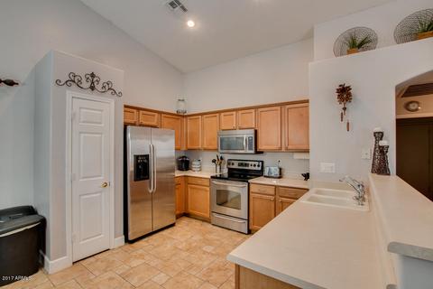 3302 E Woodside Way, Gilbert, AZ 85297 photo 10