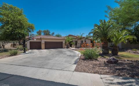 855 E County Down Dr, Chandler, AZ 85249 photo 2