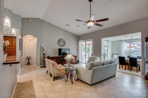 482 W Johnson Dr, Gilbert, AZ 85233 photo 4
