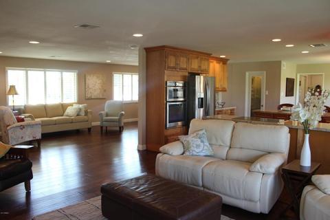 210 E Winter Dr, Phoenix, AZ 85020 photo 11