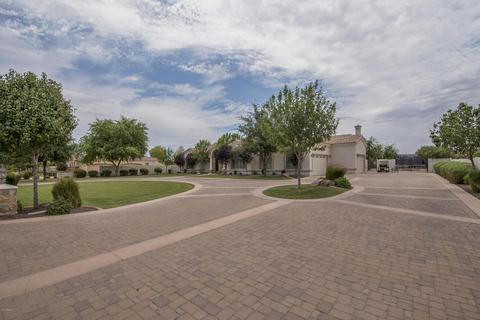 2053 E Sanoque Blvd, Gilbert, AZ 85298 photo 2