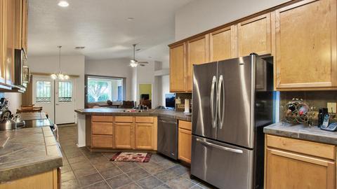 3246 E Maldonado Dr, Phoenix, AZ 85042 photo 5