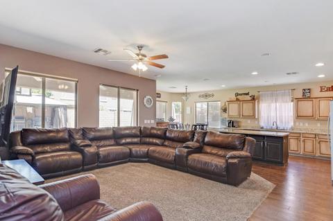 974 E Stottler Ct, Gilbert, AZ 85296 photo 7