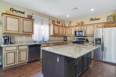974 E Stottler Ct, Gilbert, AZ 85296 photo 2