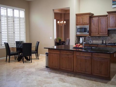 3613 E Robin Ln, Phoenix, AZ 85050 photo 9