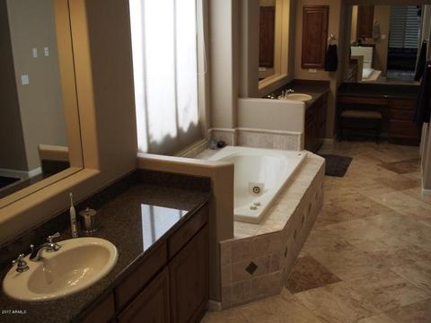 3613 E Robin Ln, Phoenix, AZ 85050 photo 22