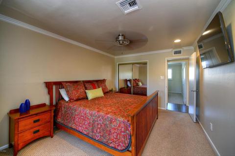 3402 N 44th Pl, Phoenix, AZ 85018 photo 8