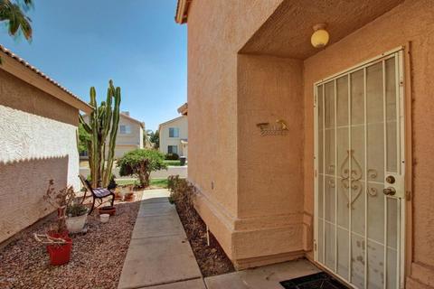 3728 E Taro Ln, Phoenix, AZ 85050 photo 4